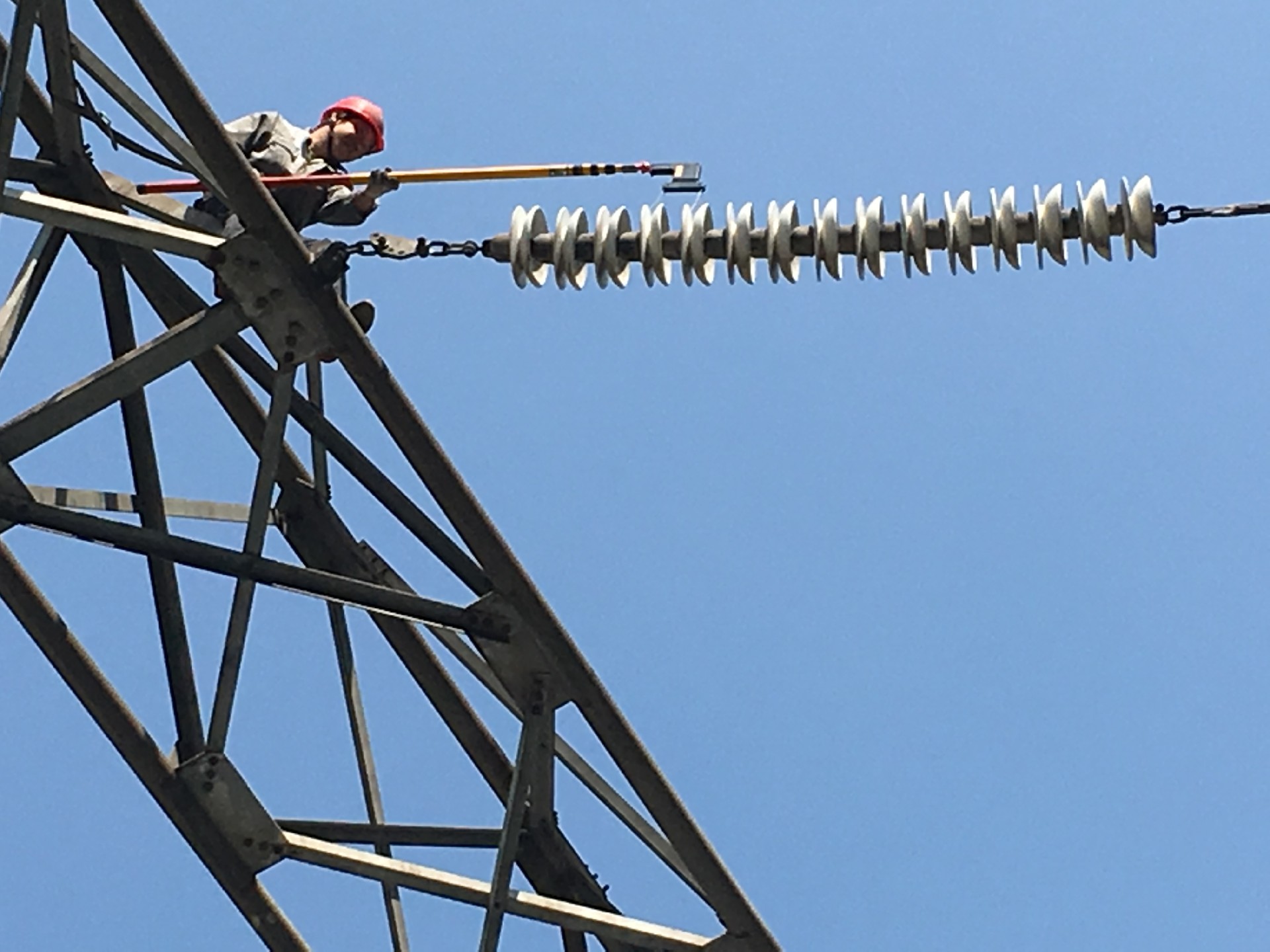 海沃迪電氣絕緣子零值檢測現(xiàn)場